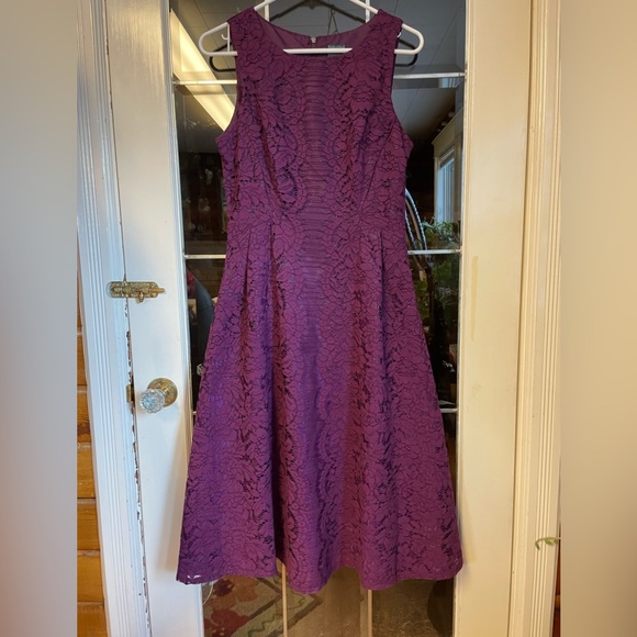 Gabby Skye Lace Dress - Picture 7 of 16